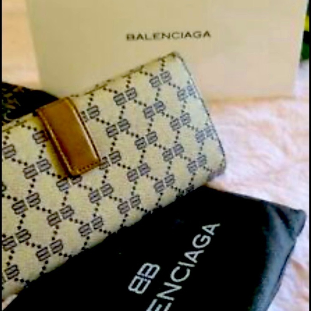 ♥️Balenciaga wallet♥️